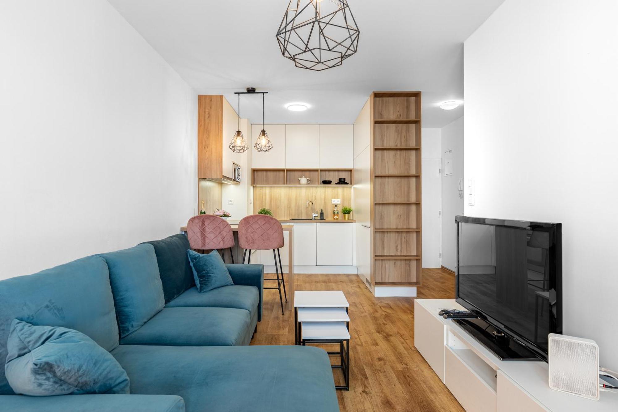 Leo Apartment - Ac & Free Parking บราติสลาวา ภายนอก รูปภาพ