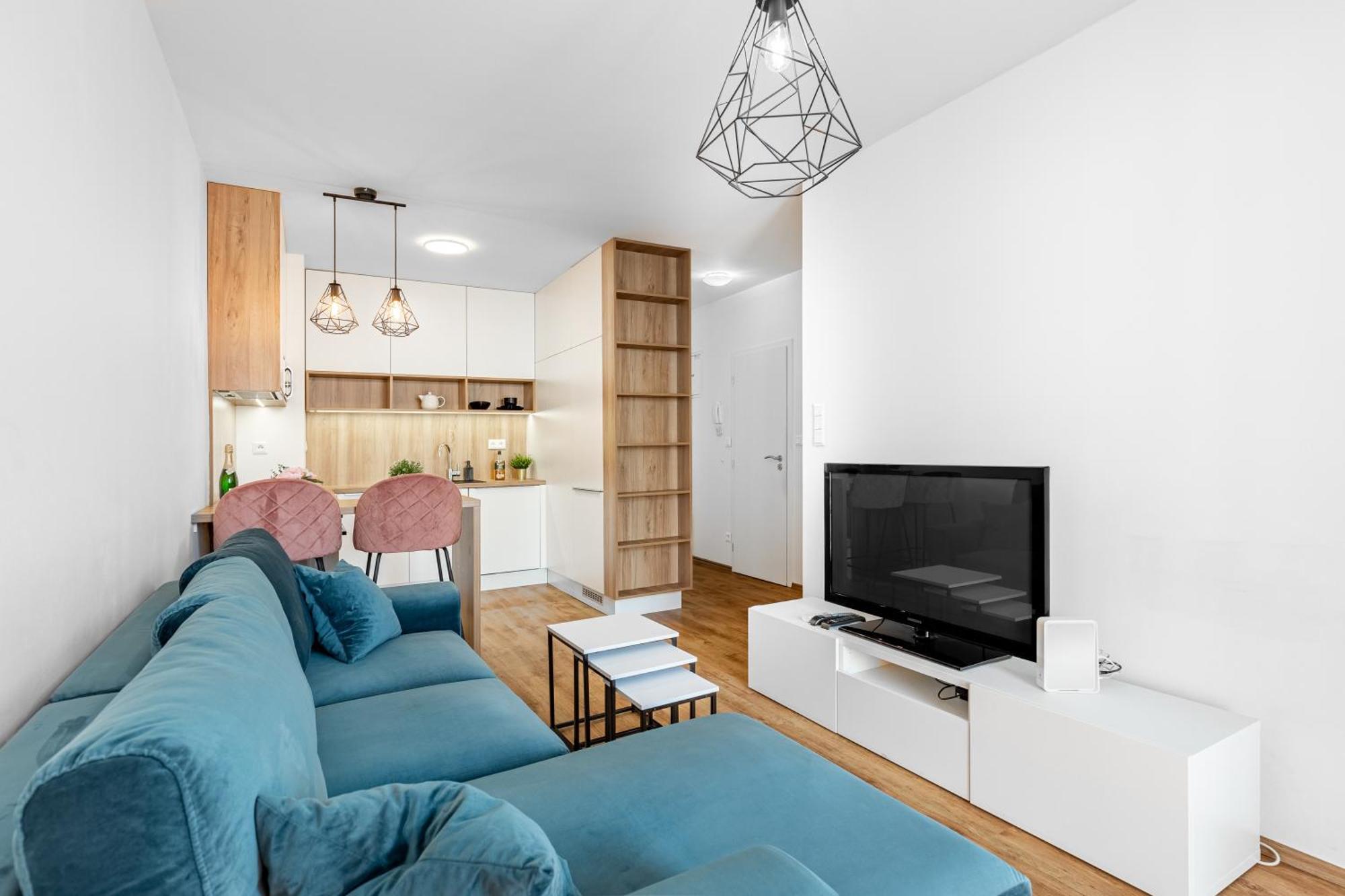 Leo Apartment - Ac & Free Parking บราติสลาวา ภายนอก รูปภาพ