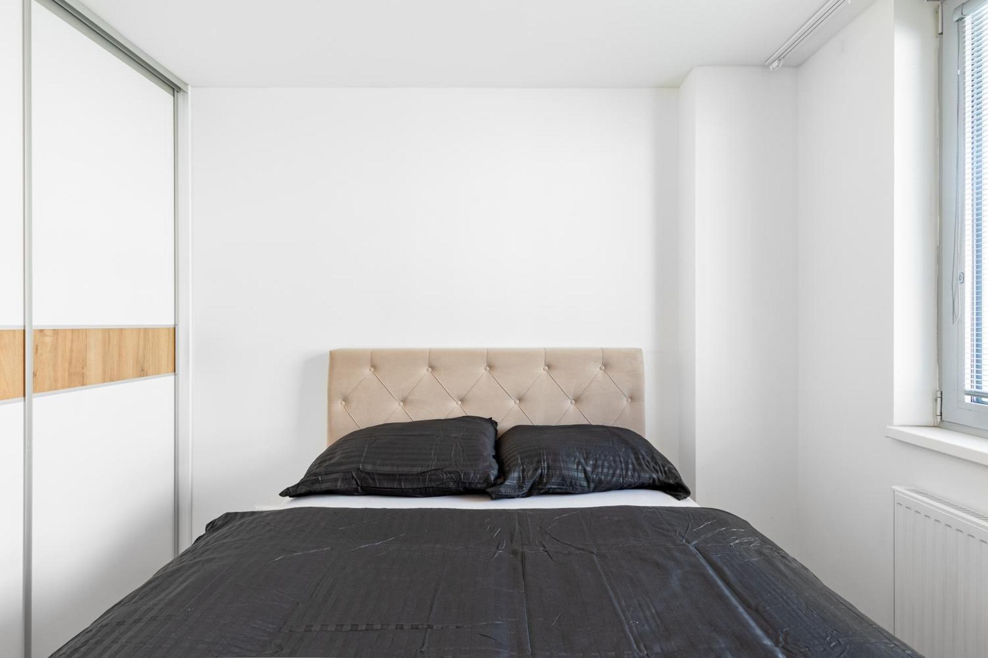 Leo Apartment - Ac & Free Parking บราติสลาวา ภายนอก รูปภาพ